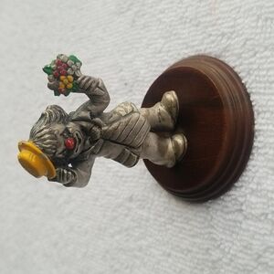 Vintage George Good pewter clown figurine 3" X 2 1/2" yellow hat and flowers